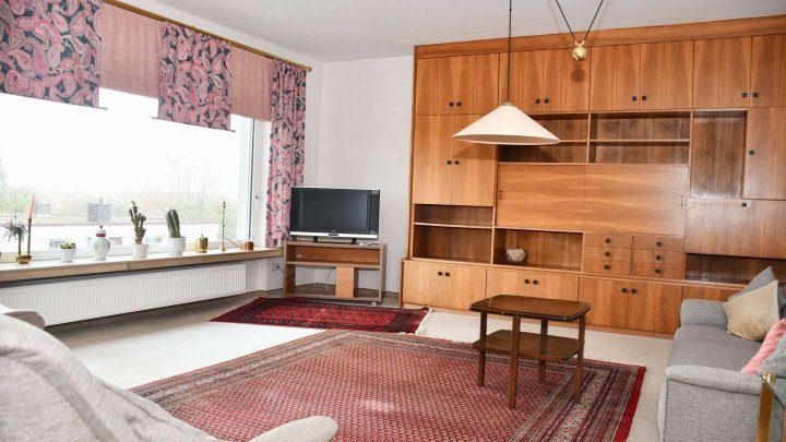 RESERVIERT! Gepflegte Doppelhaushälfte mit großzügigem Raumangebot in ruhiger Stadtrandlage!