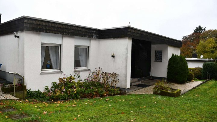 RESERVIERT! Gepflegte Doppelhaushälfte mit großzügigem Raumangebot in ruhiger Stadtrandlage!