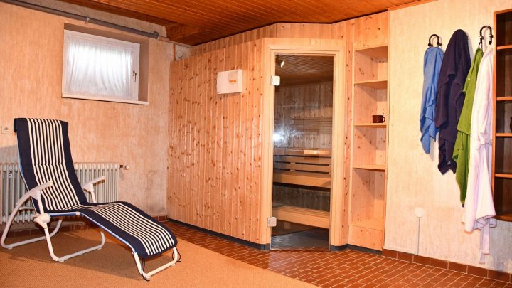 RESERVIERT! Gepflegte Doppelhaushälfte mit großzügigem Raumangebot in ruhiger Stadtrandlage!