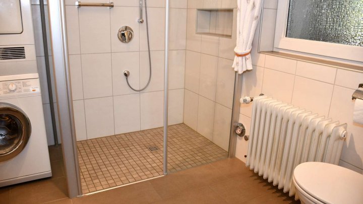 RESERVIERT! Gepflegte Doppelhaushälfte mit großzügigem Raumangebot in ruhiger Stadtrandlage!