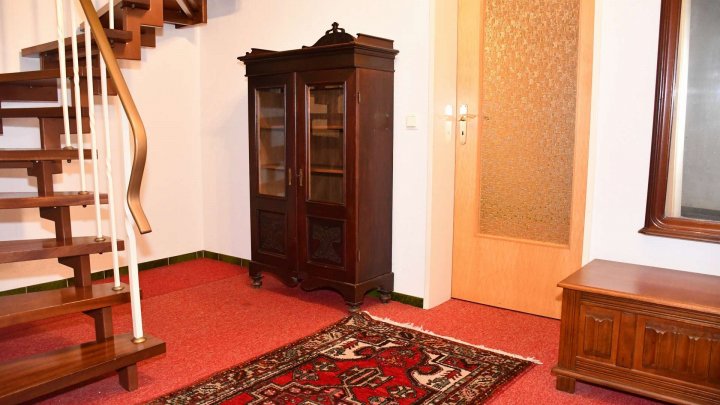 RESERVIERT! Gepflegte Doppelhaushälfte mit großzügigem Raumangebot in ruhiger Stadtrandlage!