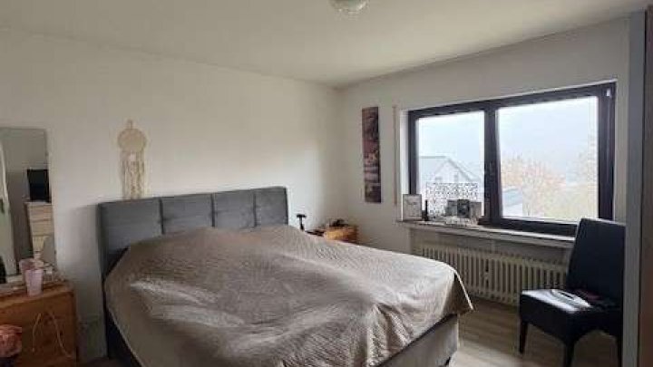 Großzügiges Wohnhaus im Sauerland mit 6 Einheiten & herrlicher Aussicht – flexibel nutzbar!