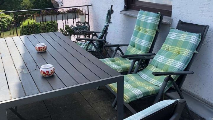 Großzügiges Wohnhaus im Sauerland mit 6 Einheiten & herrlicher Aussicht – flexibel nutzbar!