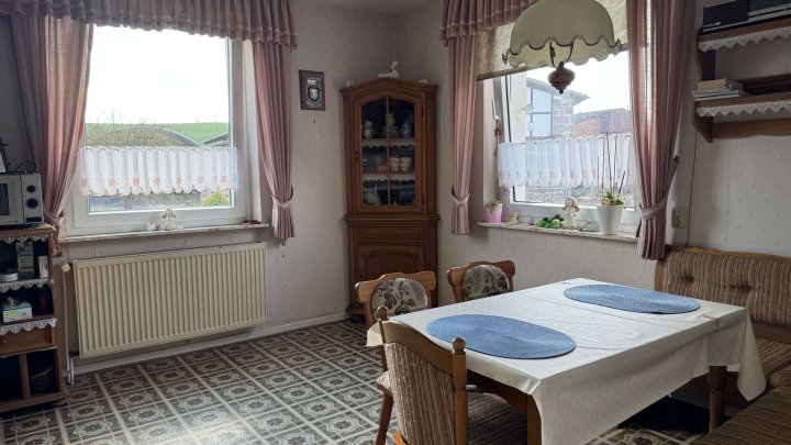 Jetzt mit angepasstem Angebotspreis:  Schön gelegenes Einfamilienhaus nahe Bad Wildungen!