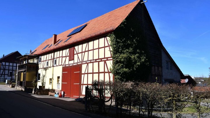 Ehemalige Hofstelle mit Holzrechten – Leben und Raum für Ideen!