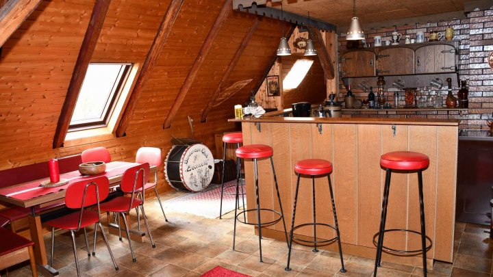 Uriges Wohnhaus in idyllischer Ortsrandlage – Leben im Einklang mit der Natur!