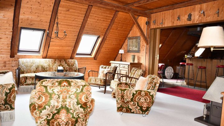 Uriges Wohnhaus in idyllischer Ortsrandlage – Leben im Einklang mit der Natur!