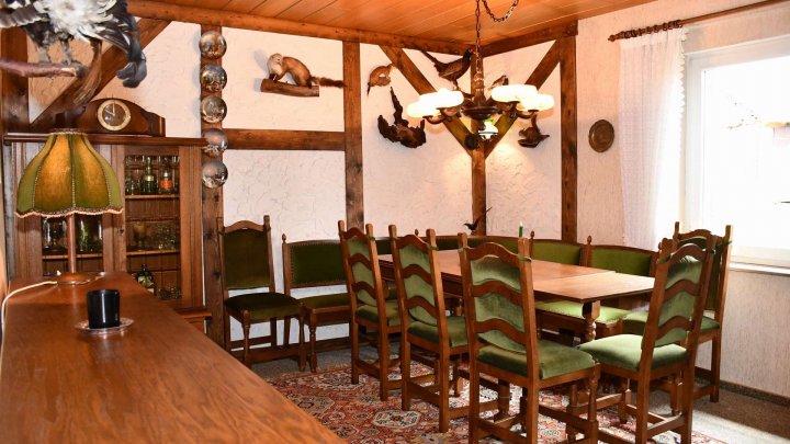 Uriges Wohnhaus in idyllischer Ortsrandlage – Leben im Einklang mit der Natur!