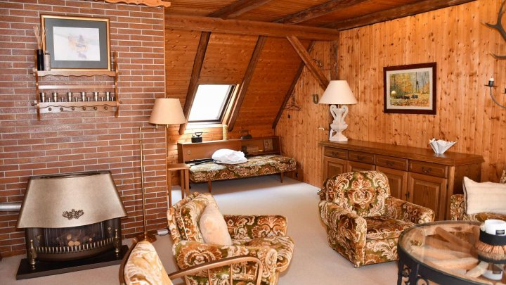 Uriges Wohnhaus in idyllischer Ortsrandlage – Leben im Einklang mit der Natur!