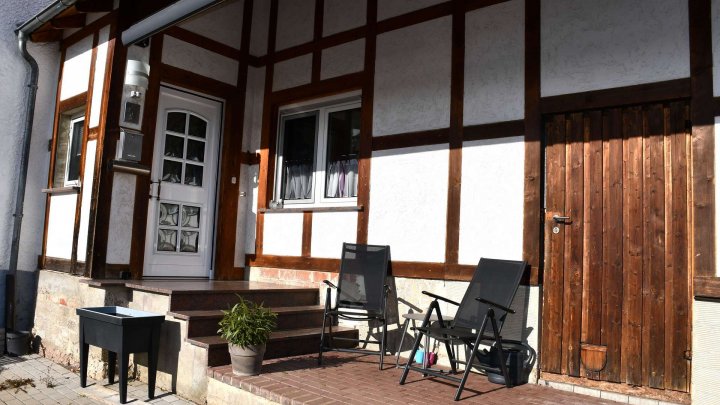 Ihre Mieter sind schon da! Solides 3-Familienhaus 

mit großem Grundstück und Photovoltaikanlage!