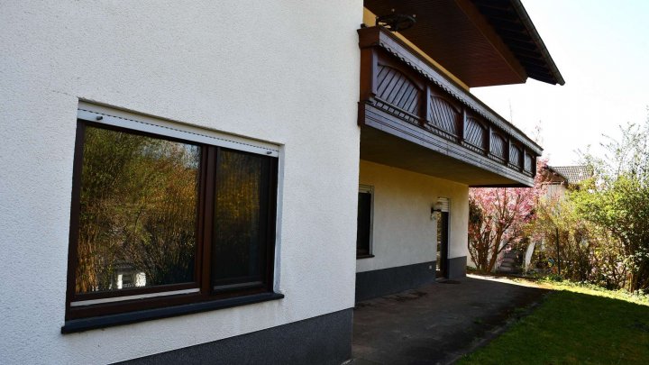 Neuer Angebotspreis! Freistehendes Einfamilienhaus in naturnaher Lage!