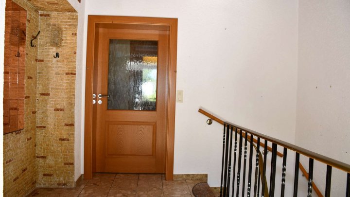 Neuer Angebotspreis! Freistehendes Einfamilienhaus in naturnaher Lage!
