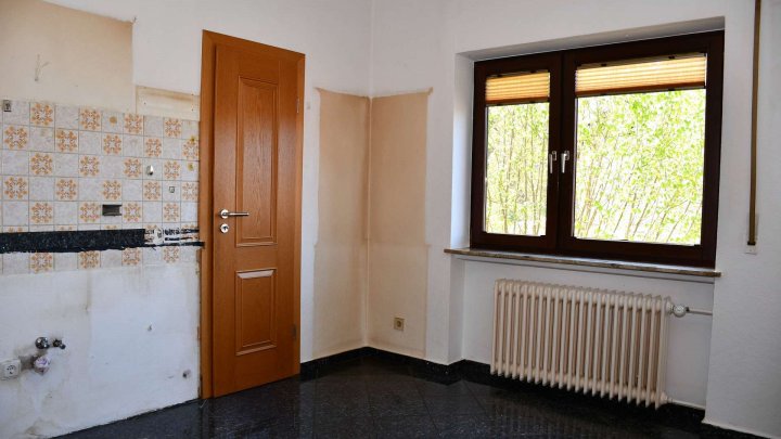 Neuer Angebotspreis! Freistehendes Einfamilienhaus in naturnaher Lage!