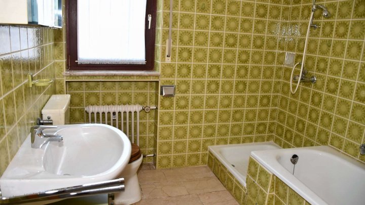 Neuer Angebotspreis! Freistehendes Einfamilienhaus in naturnaher Lage!