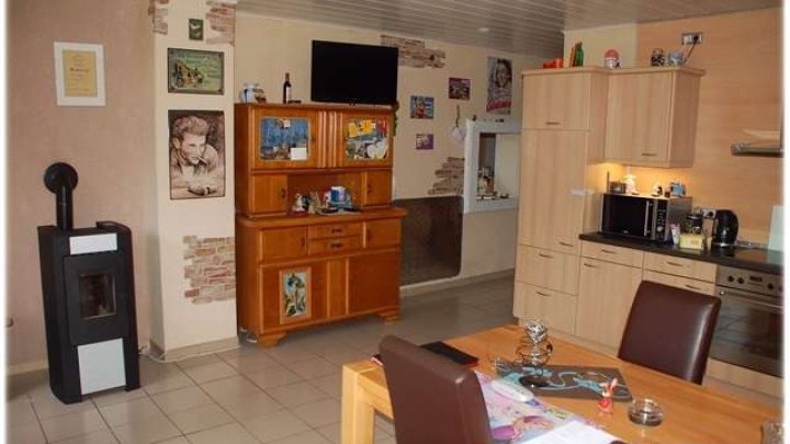 Großzügige Eigentumswohnung mit Garten und hoher Privatsphäre nahe Korbach!
