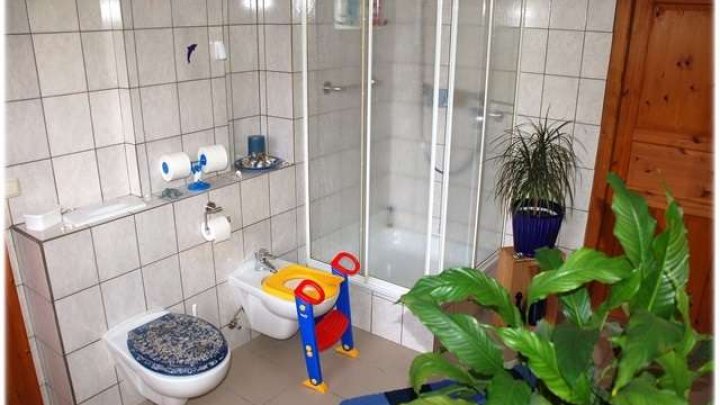 Großzügige Eigentumswohnung mit Garten und hoher Privatsphäre nahe Korbach!