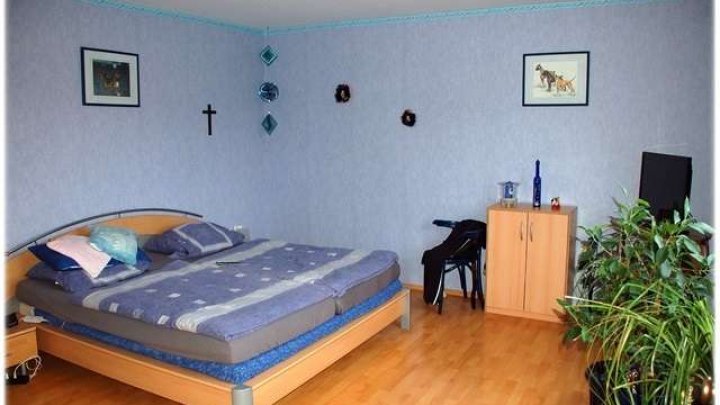 Großzügige Eigentumswohnung mit Garten und hoher Privatsphäre nahe Korbach!