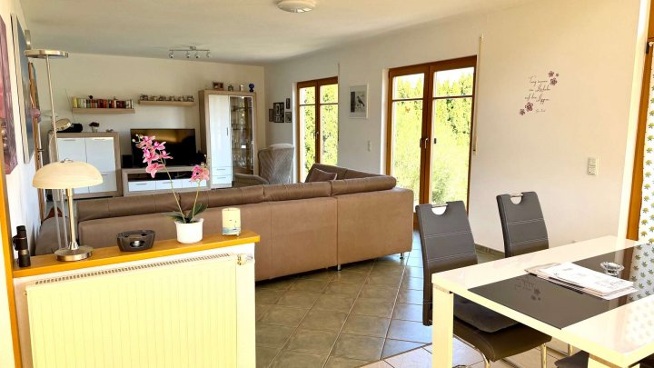 RESERVIERT! Wohnen nahe dem Edersee: Gepflegtes FingerHaus mit PV-Anlage, Speicher und Wallbox!