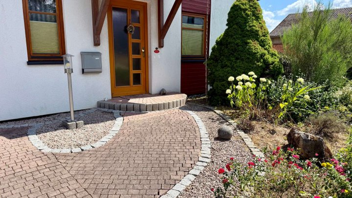 RESERVIERT! Wohnen nahe dem Edersee: Gepflegtes FingerHaus mit PV-Anlage, Speicher und Wallbox!