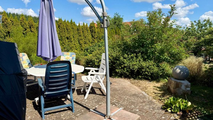 RESERVIERT! Wohnen nahe dem Edersee: Gepflegtes FingerHaus mit PV-Anlage, Speicher und Wallbox!