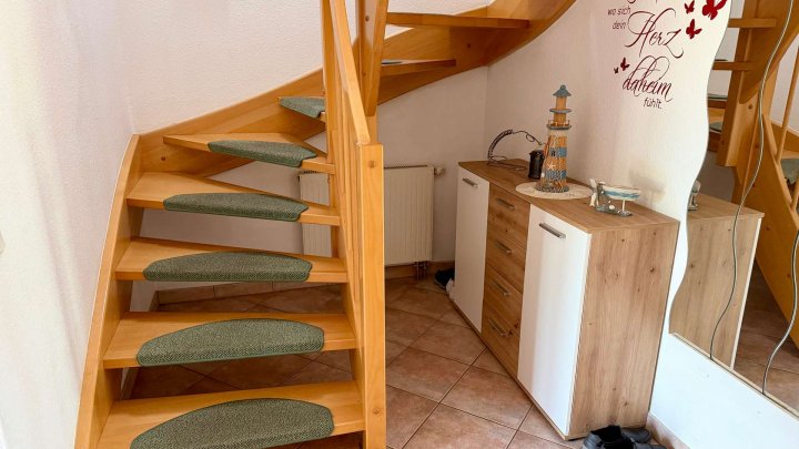 RESERVIERT! Wohnen nahe dem Edersee: Gepflegtes FingerHaus mit PV-Anlage, Speicher und Wallbox!