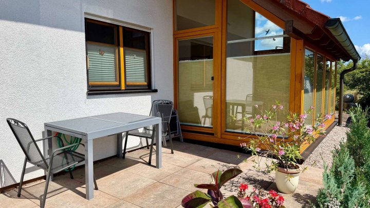 RESERVIERT! Wohnen nahe dem Edersee: Gepflegtes FingerHaus mit PV-Anlage, Speicher und Wallbox!