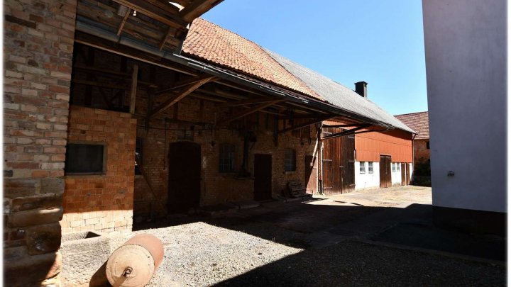 Ehemalige Hofstelle mit Wohnhaus, Nebengebäuden und Ausbaupotenzial!