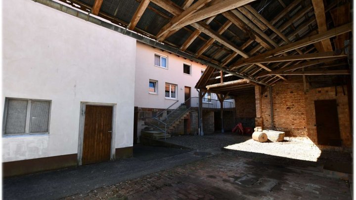 Ehemalige Hofstelle mit Wohnhaus, Nebengebäuden und Ausbaupotenzial!