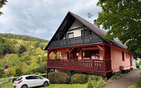 Zum Verkauf stehende Wohnung (rot markiert)