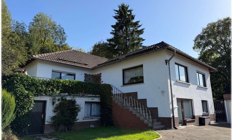 Großzügiger Winkelbungalow mit Panoramaterrasse auf außergewöhnlichem 3.793 m² Grundstück!