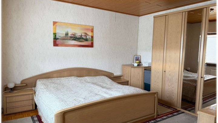 Großzügiger Winkelbungalow mit Panoramaterrasse auf außergewöhnlichem 3.793 m² Grundstück!